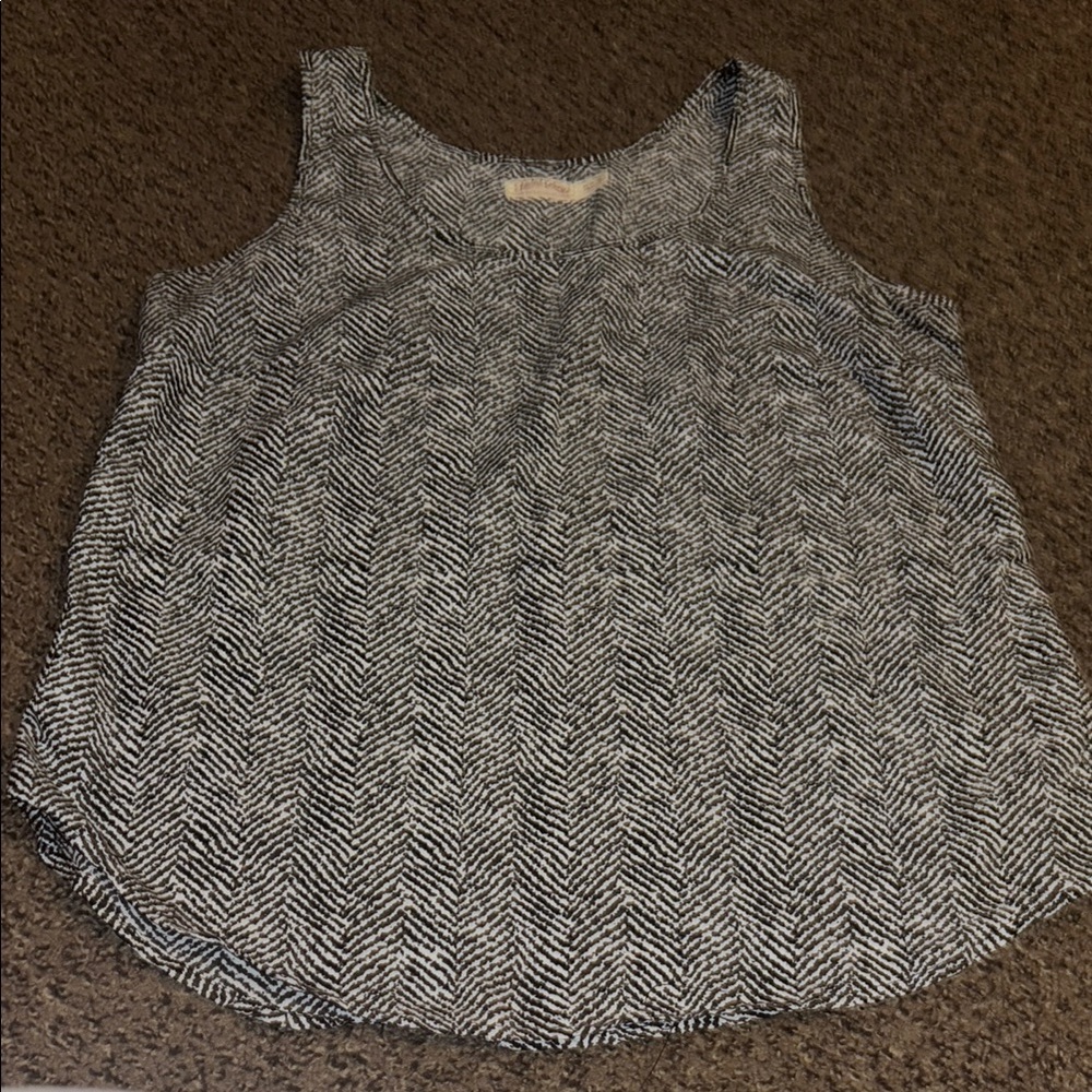 Women's Black and White Sleeveless Top